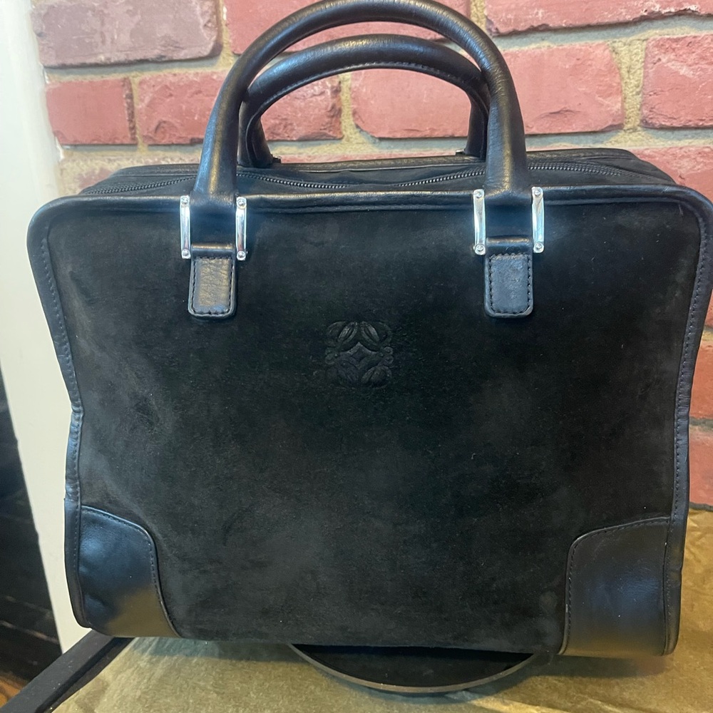 🔥Loewe 🔥Black Interior with Silver Logo